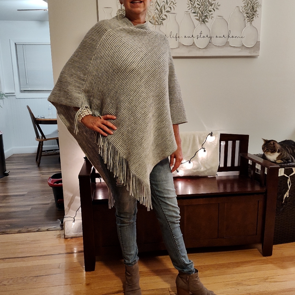 Poncho/Shawl great for cool days 🍁🍂